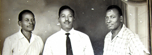 Bazarrabusa with two of his brothers
